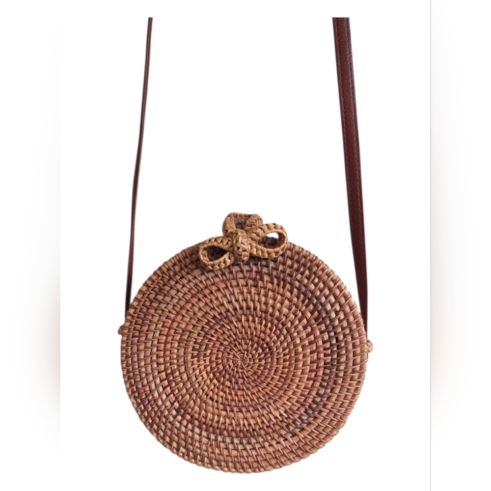 Elegant Woven Crossbody Bag - Tan
